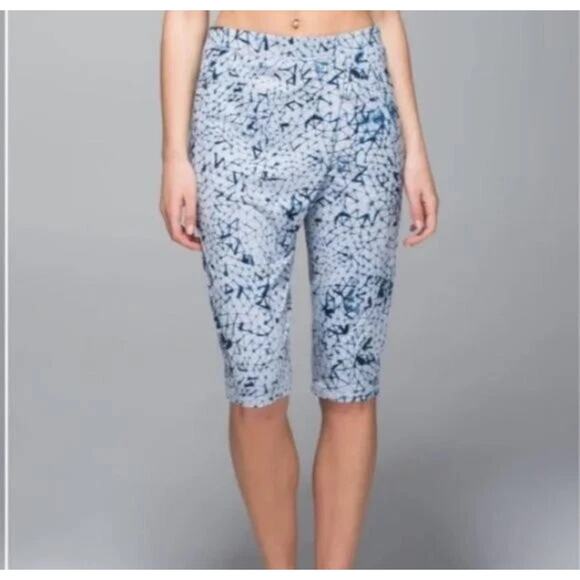 Lululemon Retreat Yogi Crop Pants Star Crushed Silver Fox Deep Navy Size 8 - Picture 3 of 11